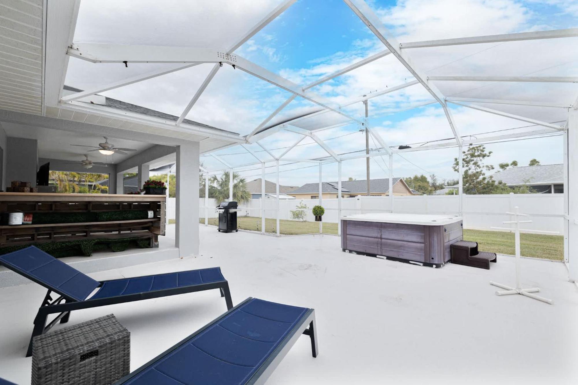 Endless Summer Retreat Jacuzzi 3Kingbed Airhockey Кейп-Корал Экстерьер фото